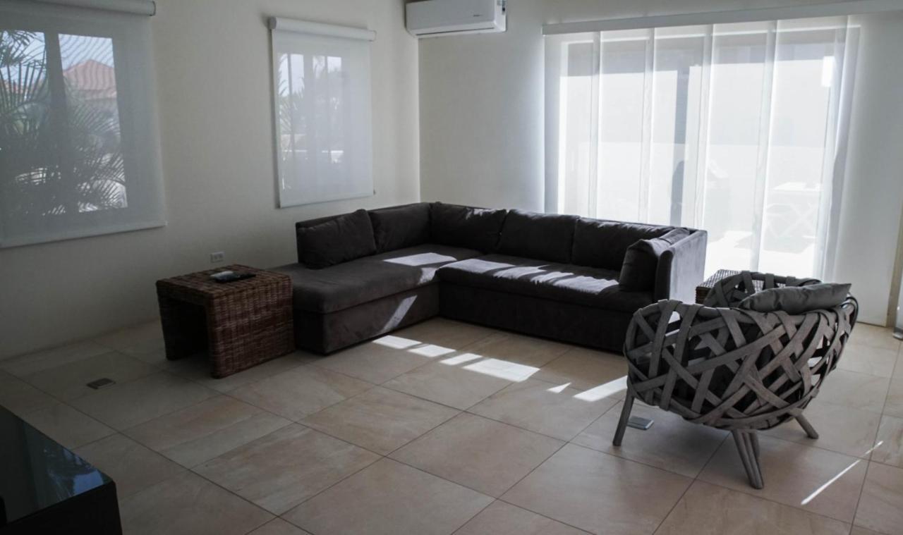 Diamante 181 Luxury In Gold Coast 4 Bedrooms 3 Bath Palm Beach