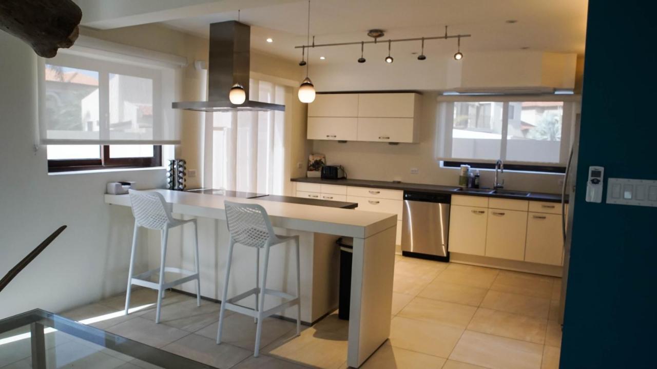 Diamante 181 Luxury In Gold Coast 4 Bedrooms 3 Bath *