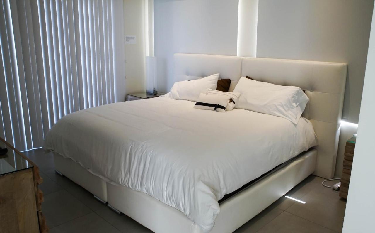 Villa Diamante 181 Luxury In Gold Coast 4 Bedrooms 3 Bath