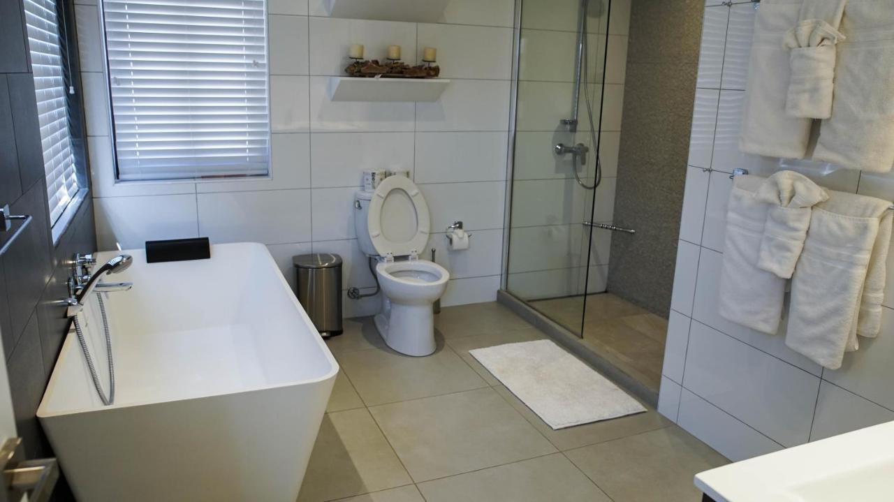 Villa Diamante 181 Luxury In Gold Coast 4 Bedrooms 3 Bath