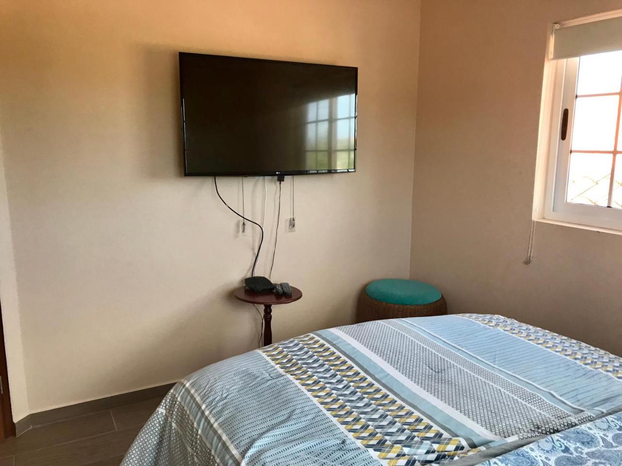 Cozy Apartment,2minutes To Hotels, Ritz Carlton, Palm Beach *