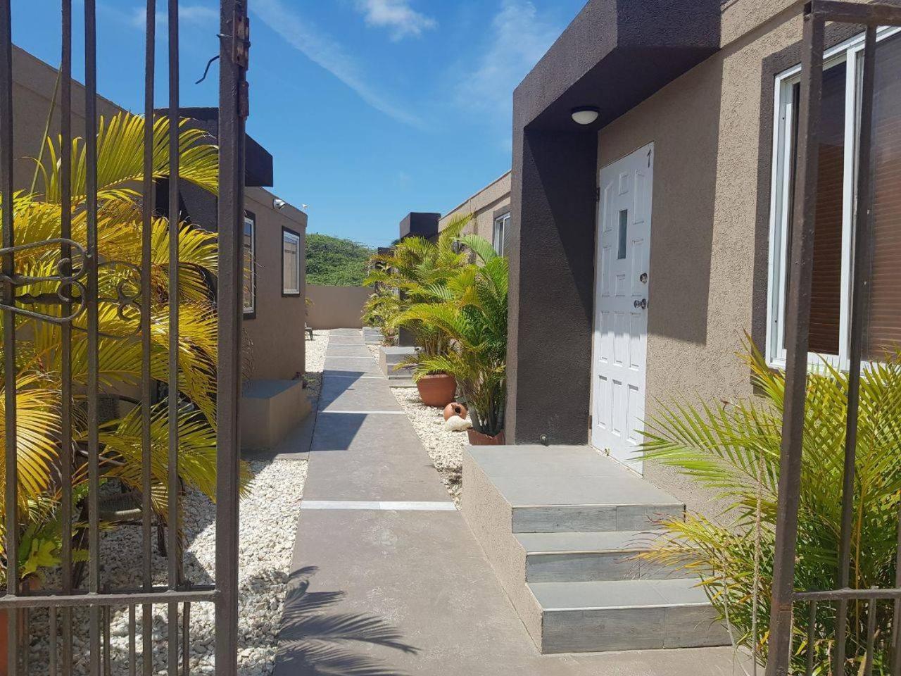 Xanthys 4 Large Apt @ Best Price Close To Beach * Noord