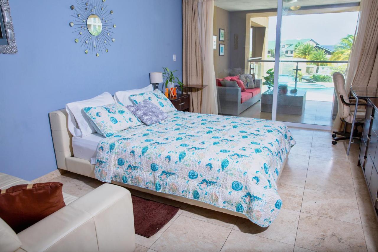 Oasis Luxury * Palm Beach
