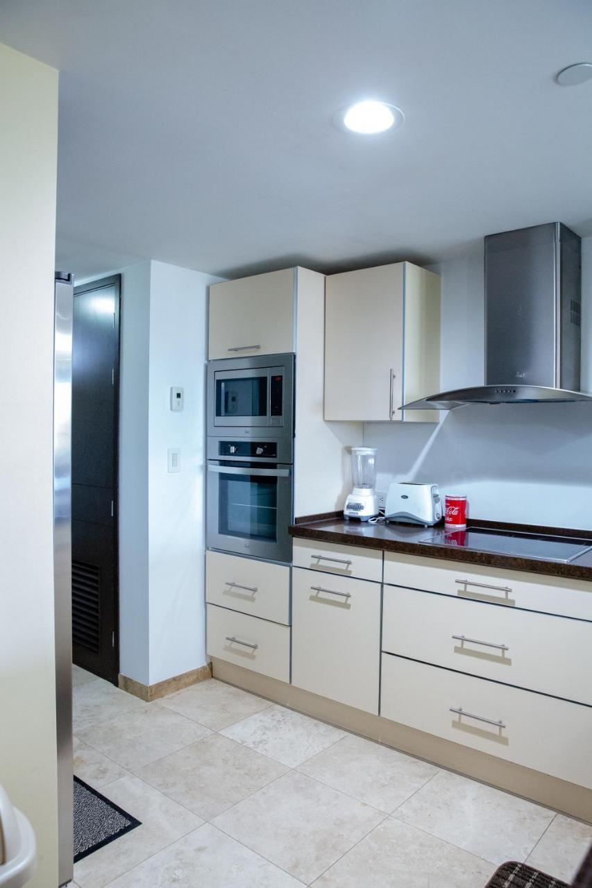 Oasis Luxury Apartment Palm Beach