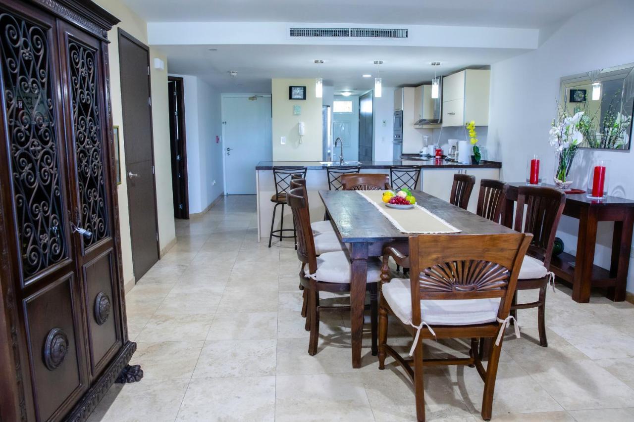 Oasis Luxury Apartment Palm Beach