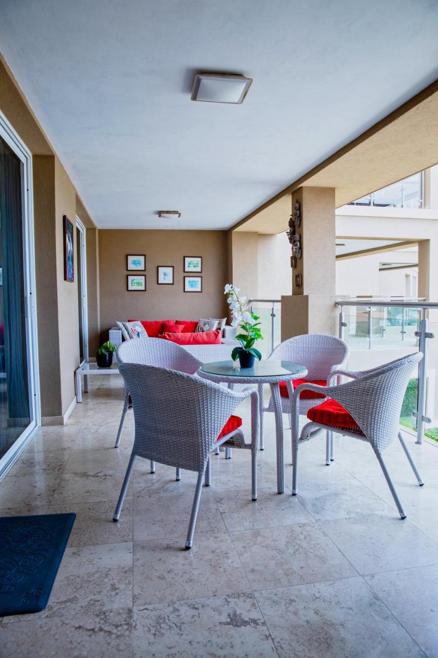 Oasis Luxury Apartment Palm Beach