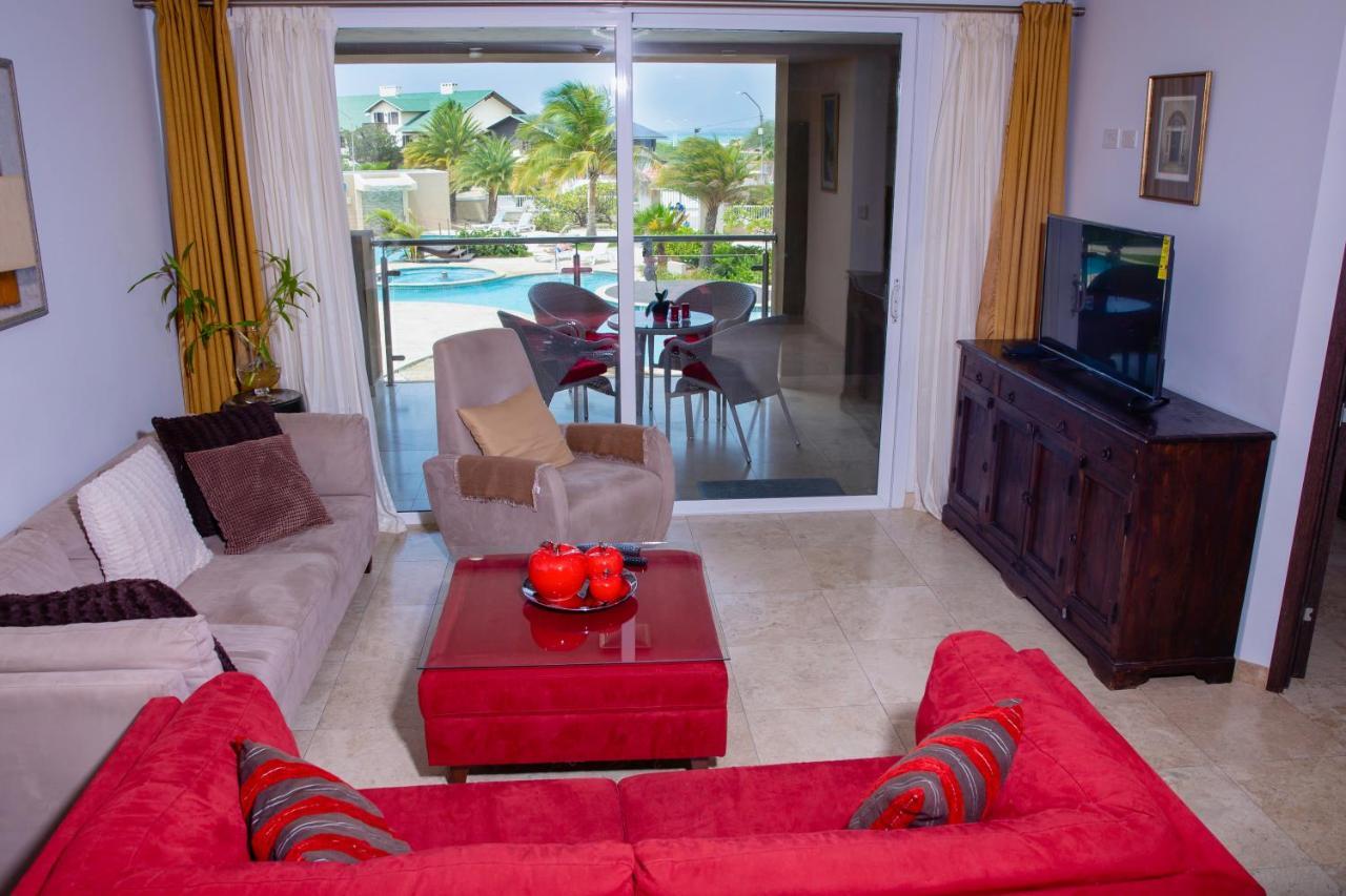 Oasis Luxury Palm Beach