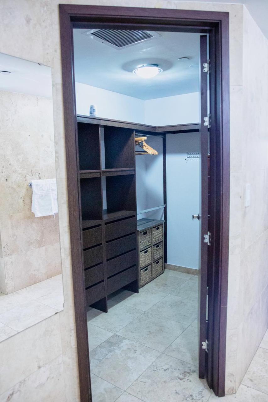 Oasis Luxury Apartment Palm Beach