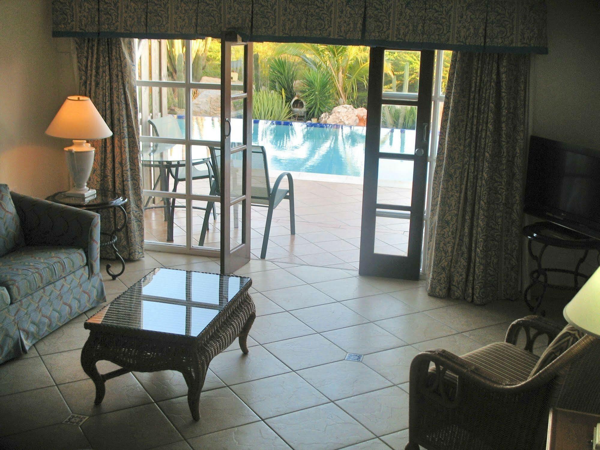 Aruba Cunucu 3* Palm Beach
