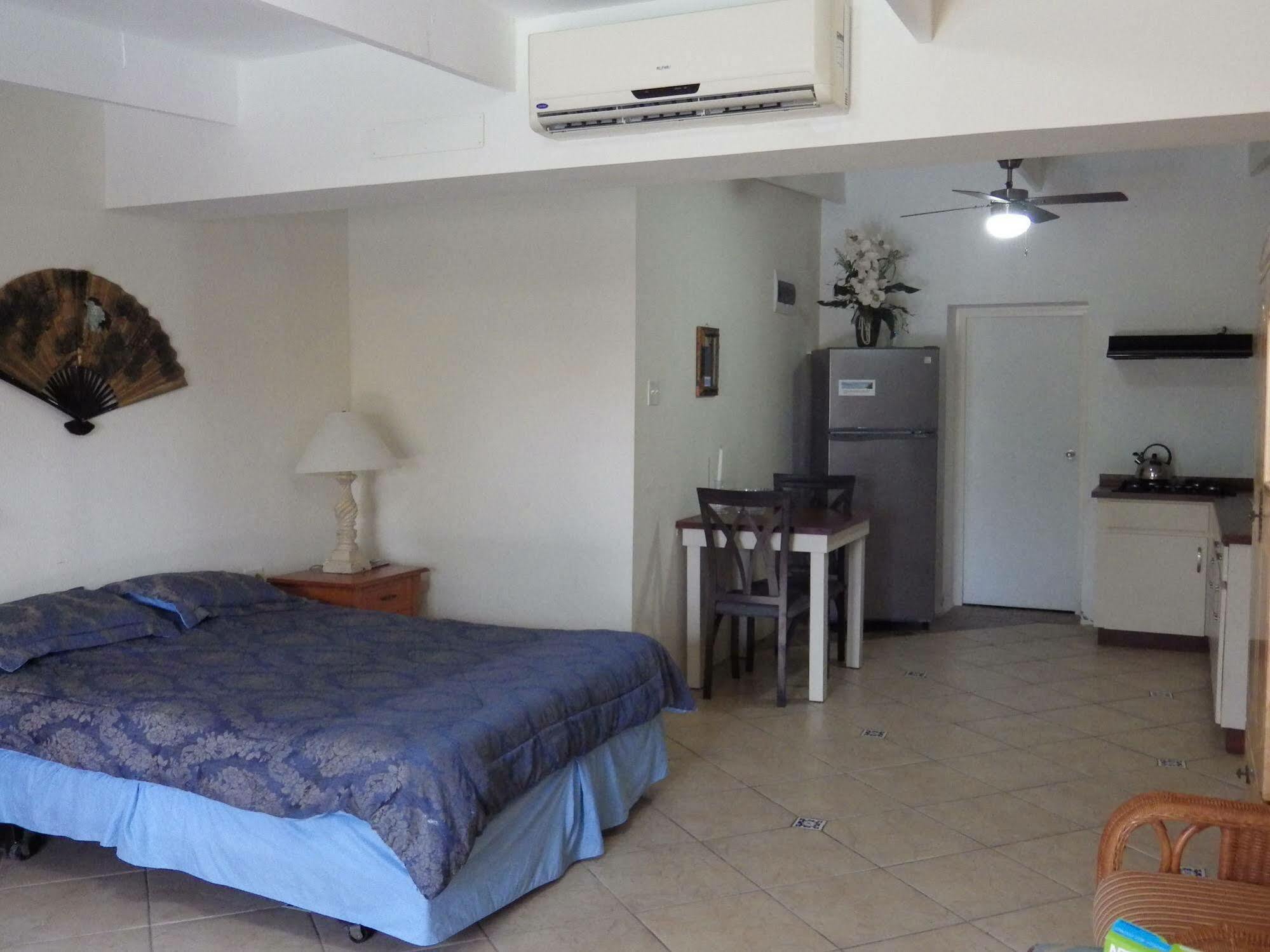 Aparthotel Aruba Cunucu 3*