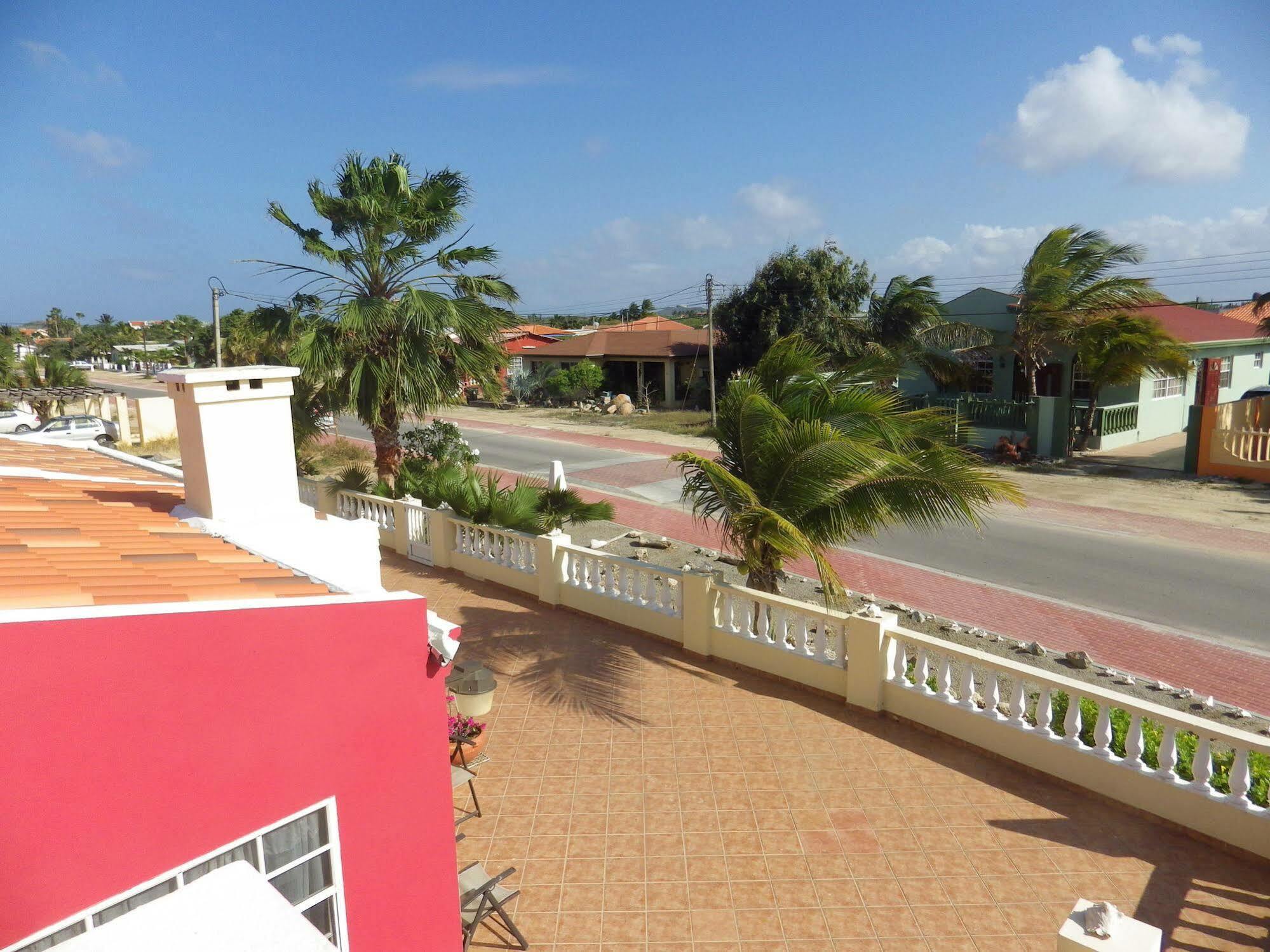 Aruba Cunucu 3* Palm Beach