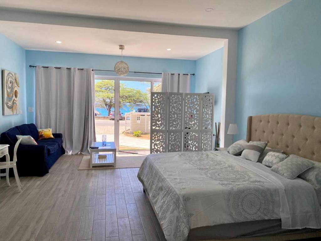 Boca Catalina Beachfront Apartment *