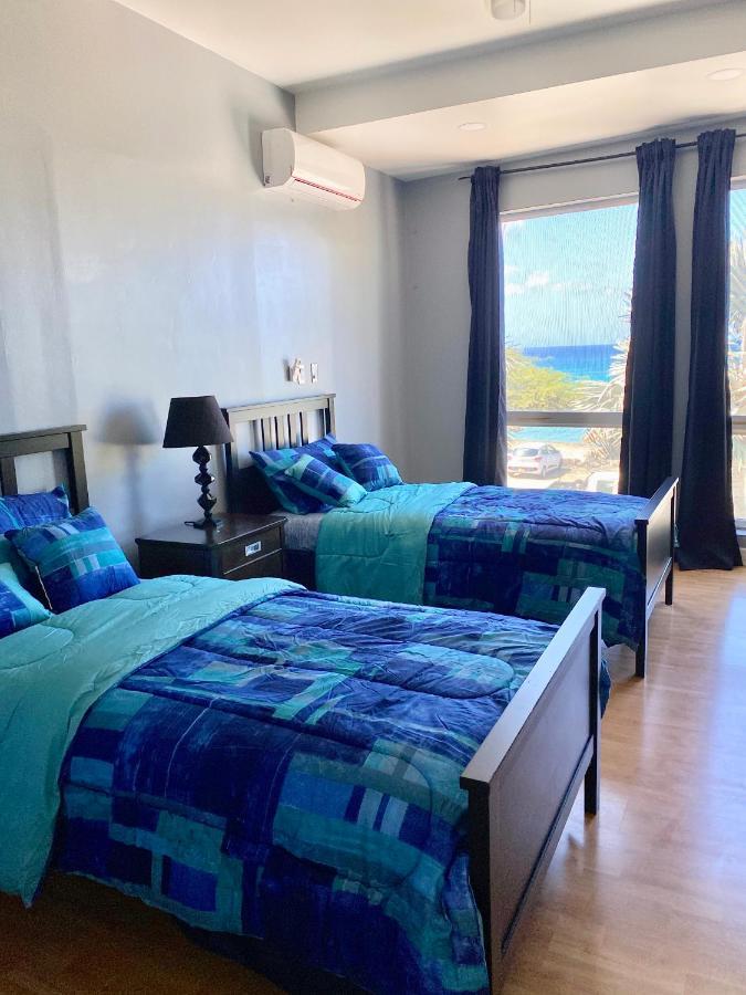 Boca Catalina Beachfront Apartment *