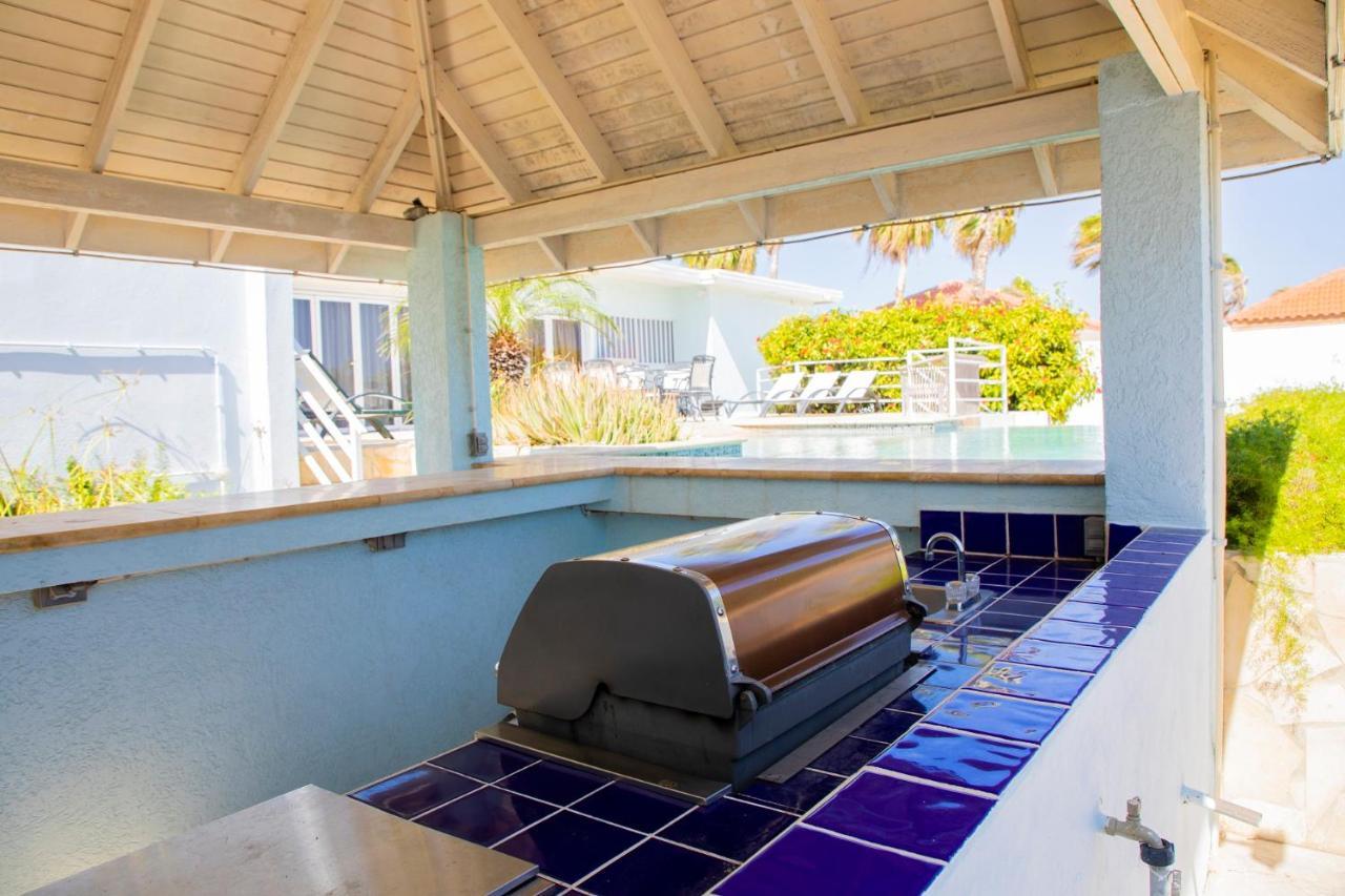 Malmok Ocean Front Villa *
