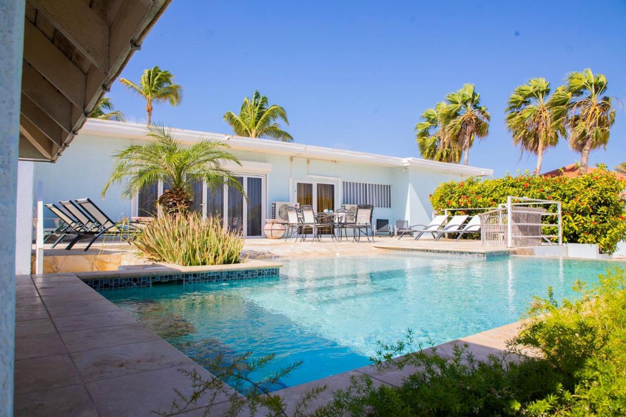Malmok Ocean Front Villa *
