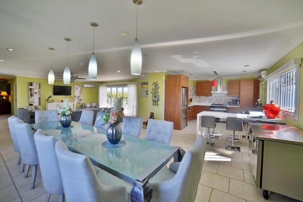 Villa Malmok Ocean Front *