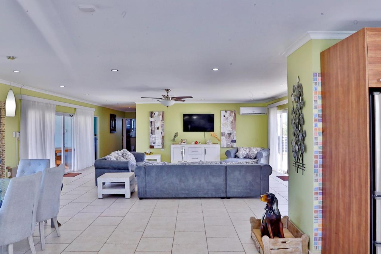 Malmok Ocean Front * Palm Beach