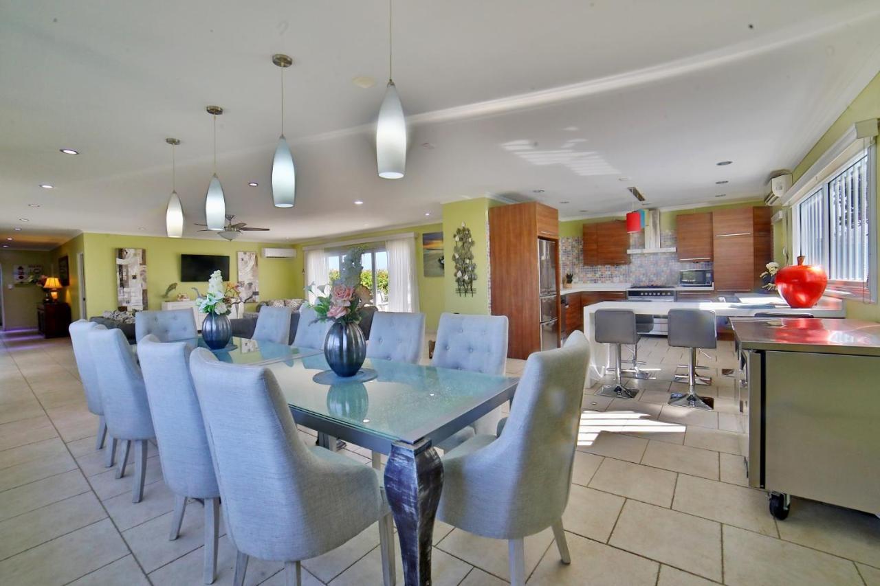 Villa Malmok Ocean Front Palm Beach