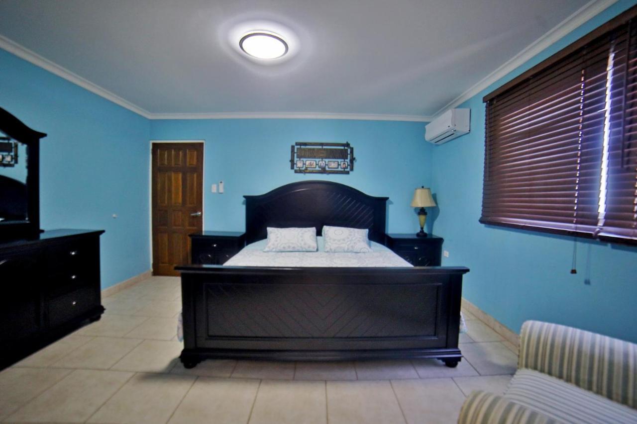 Villa Malmok Ocean Front