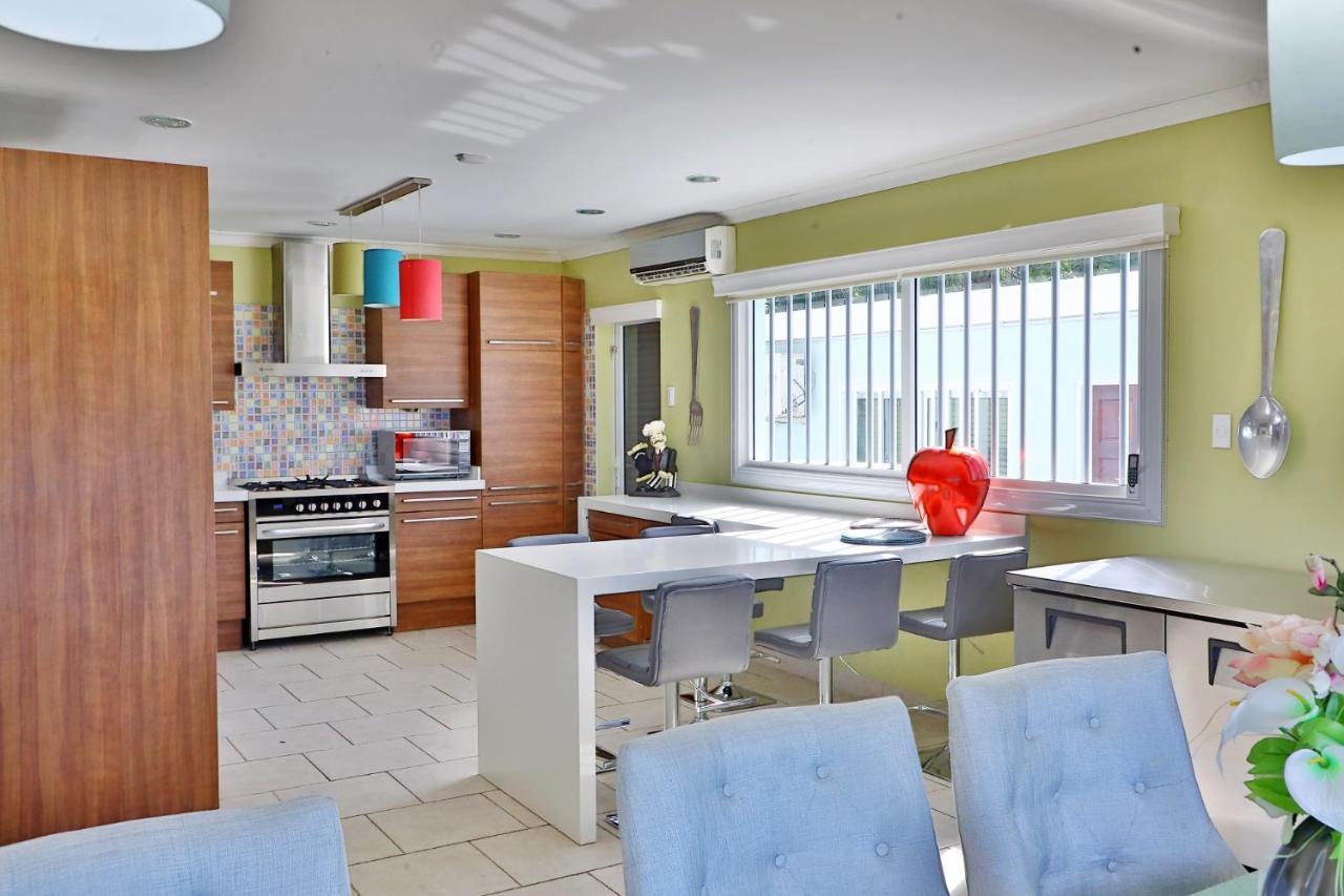 Villa Malmok Ocean Front Palm Beach
