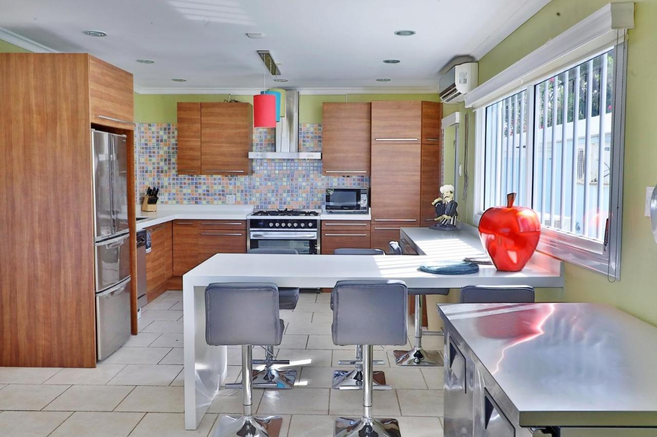 Villa Malmok Ocean Front Palm Beach