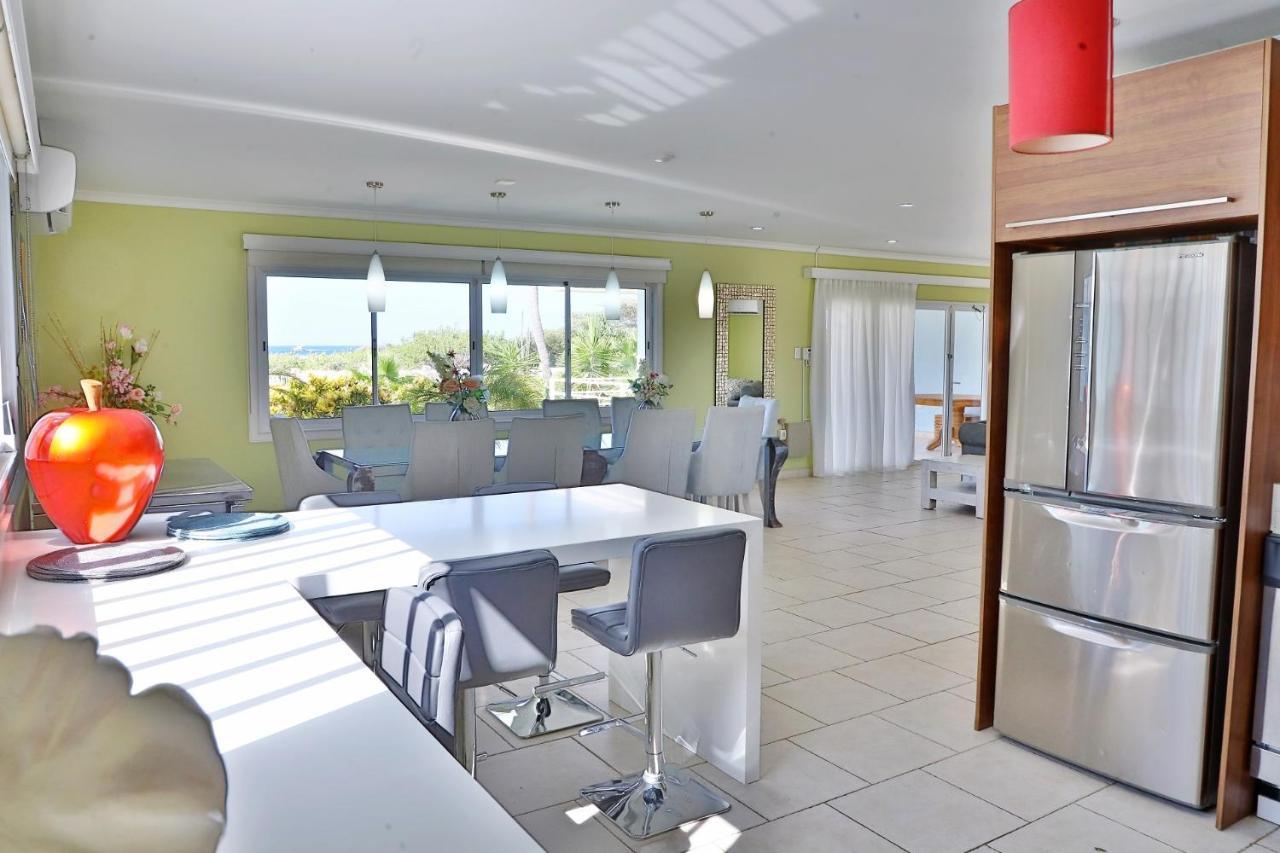 Villa Malmok Ocean Front Palm Beach
