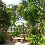 Le Chateau Ocean Villas