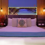 Victoria City Hotel
