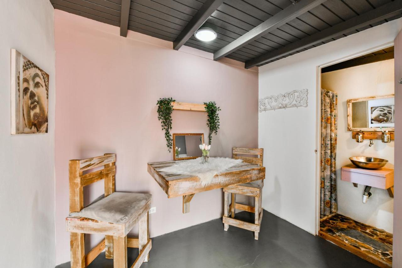 Bed & Breakfast Mammaloe Oranjestad