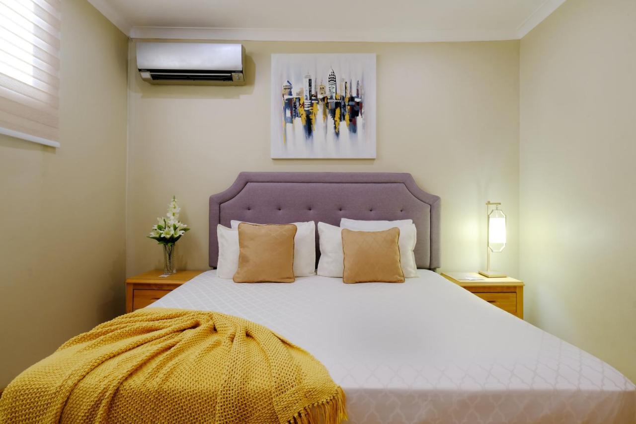 Victoria Hotel 2*