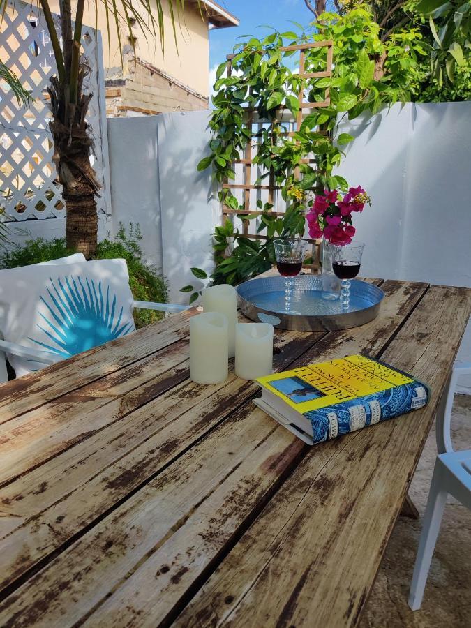 Bon Bini Studio Palm Beach