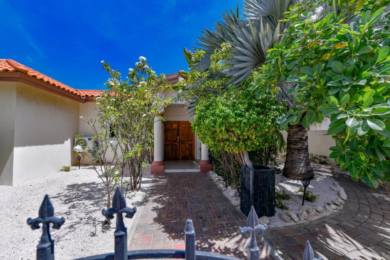 Swiss Paradise With Private Pool Palm Beach
