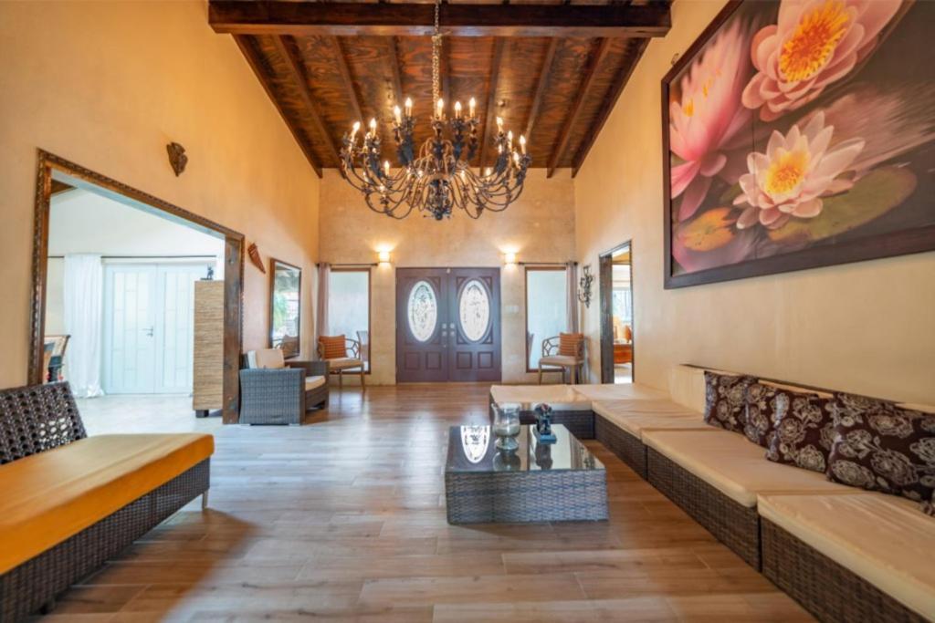 Casa Luna Palm Beach