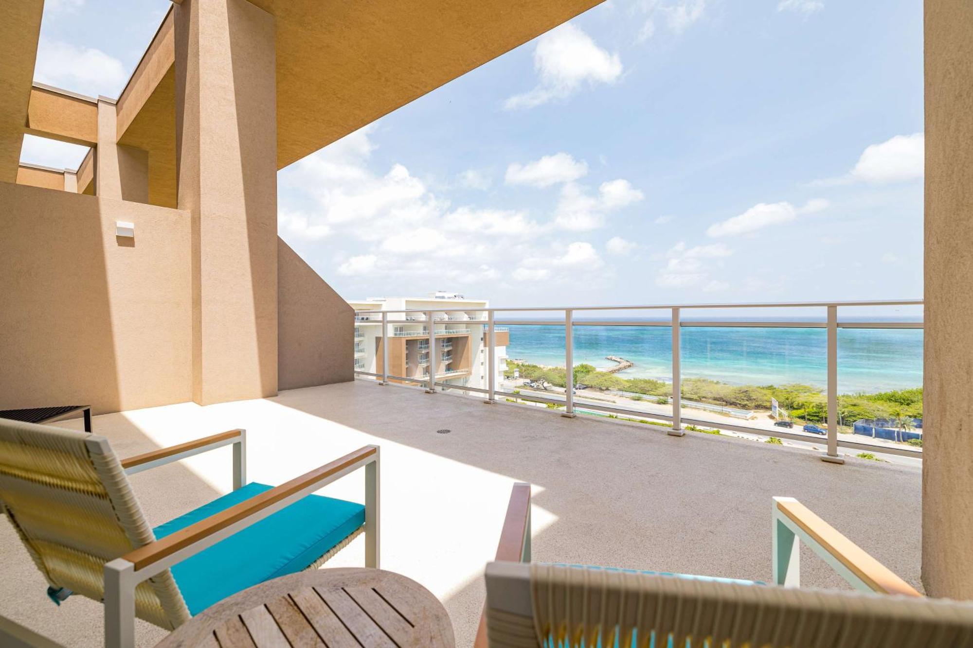 Resort Embassy By Hilton Aruba 4*