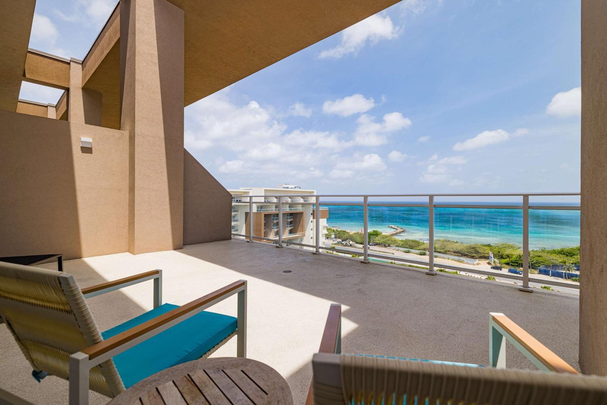 Resort Embassy By Hilton Aruba Palm Beach