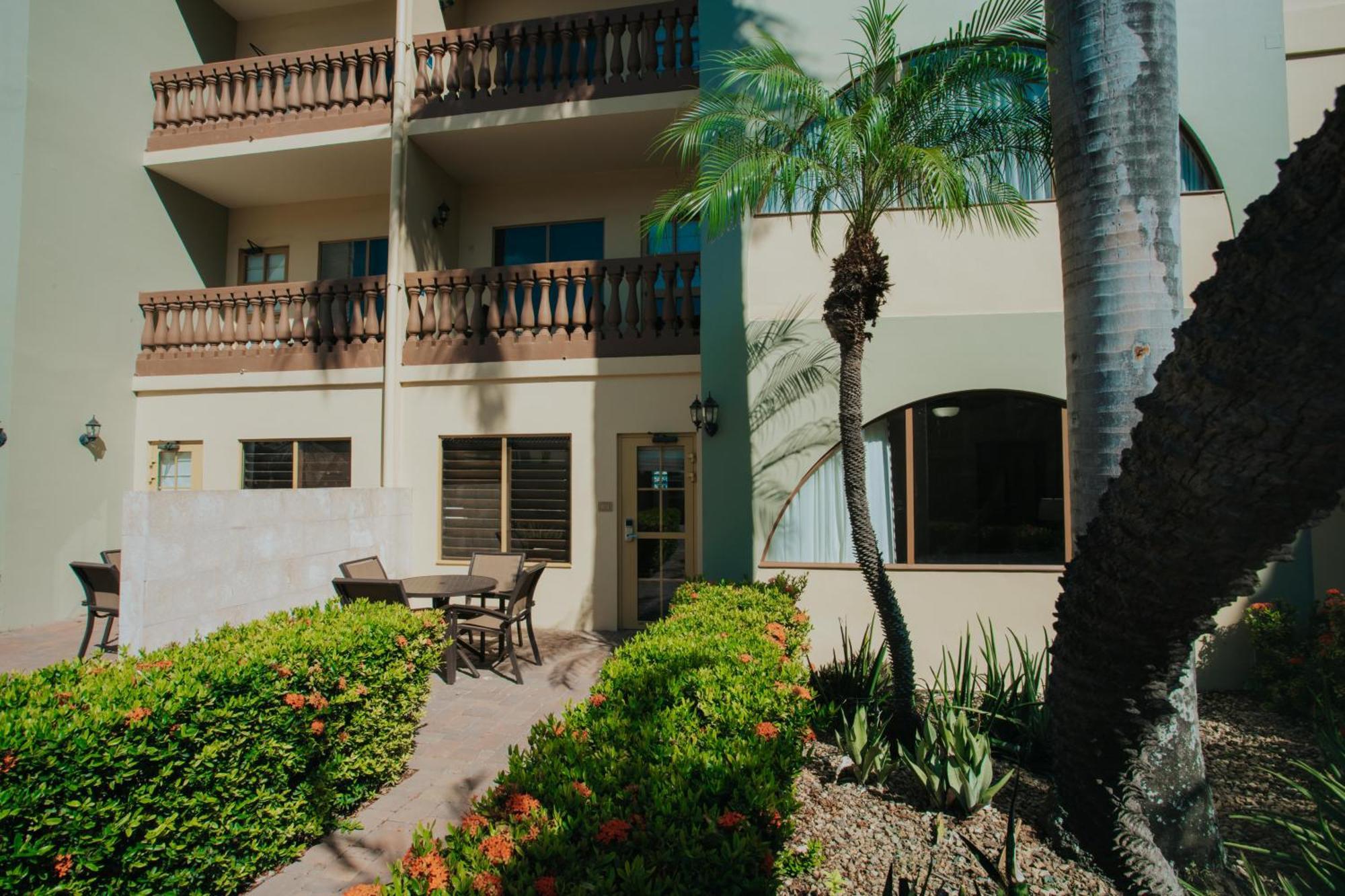 Resort Eagle Aruba Palm Beach