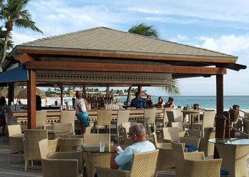 Tropical Digs 4*