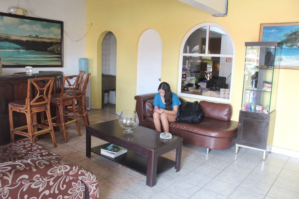 Hotel California Aruba 2*