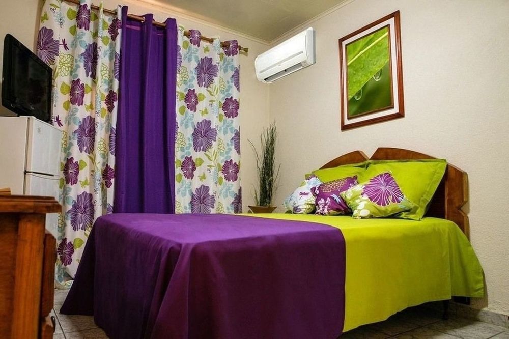 Hotel California Aruba 2*