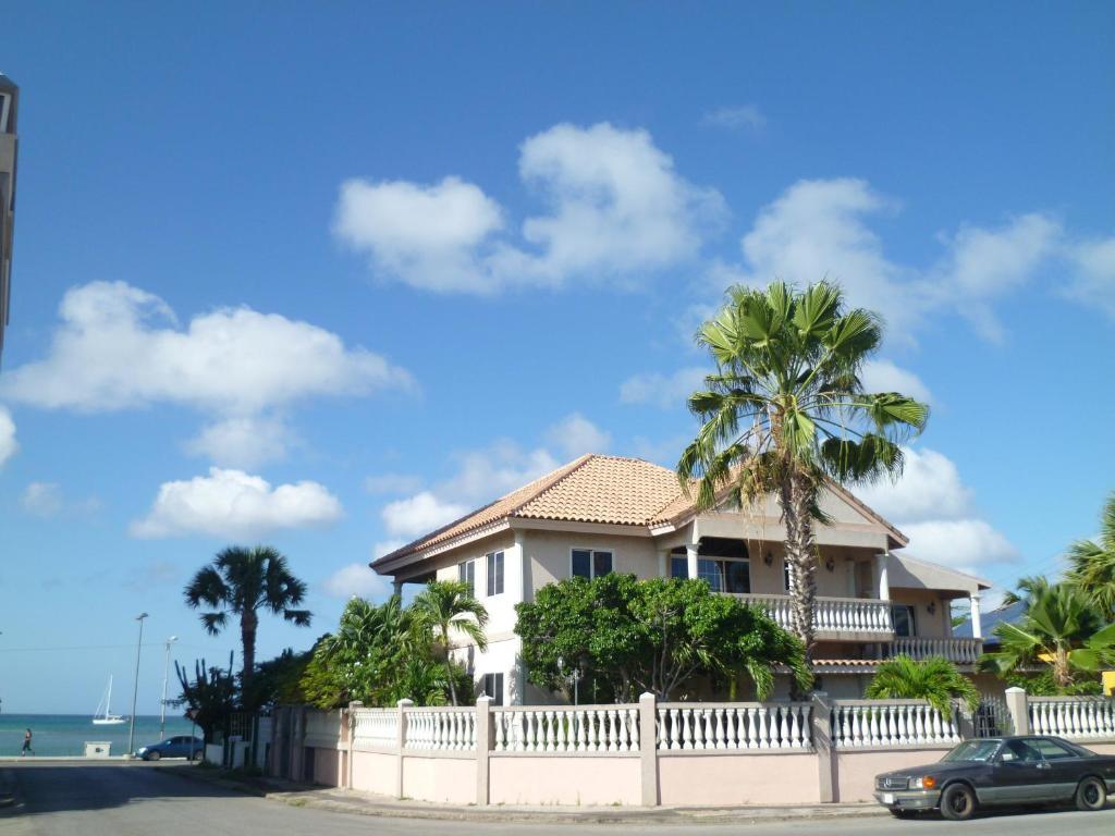 Le Chateau Ocean