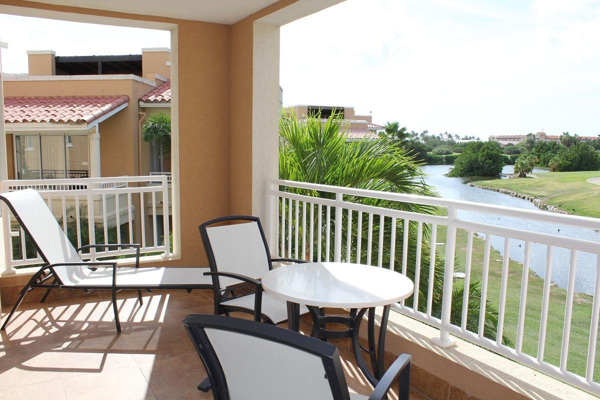 Divi Studio Apartment *