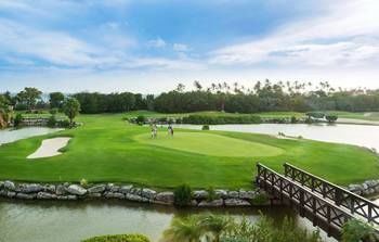 Tropical Digs 4*