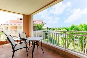 Tropical Digs Aparthotel