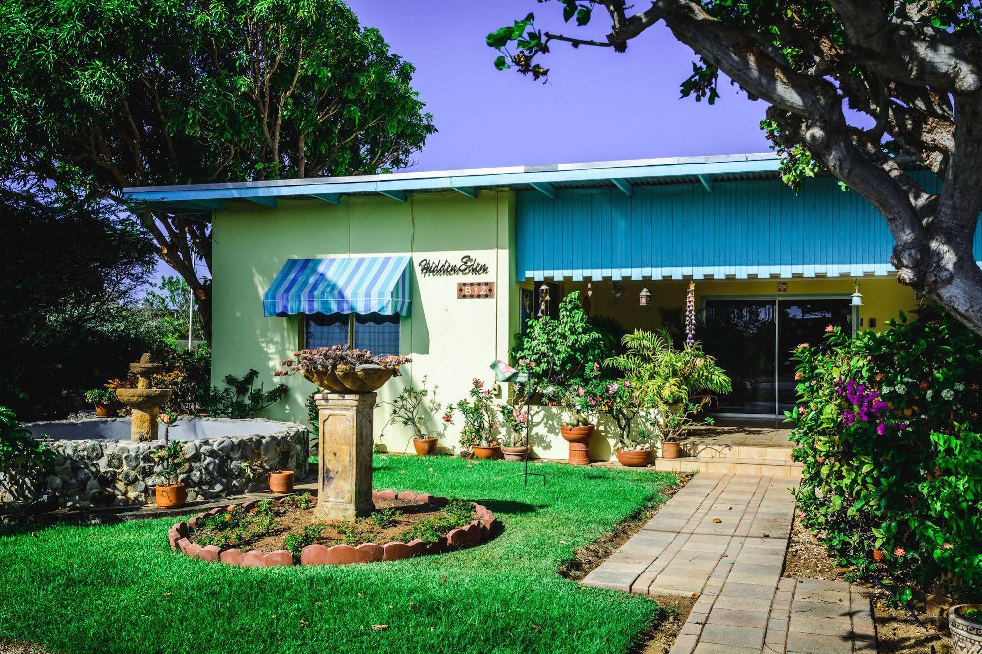 Bed & Breakfast Hidden Eden Aruba Bed And Breakfast Oranjestad