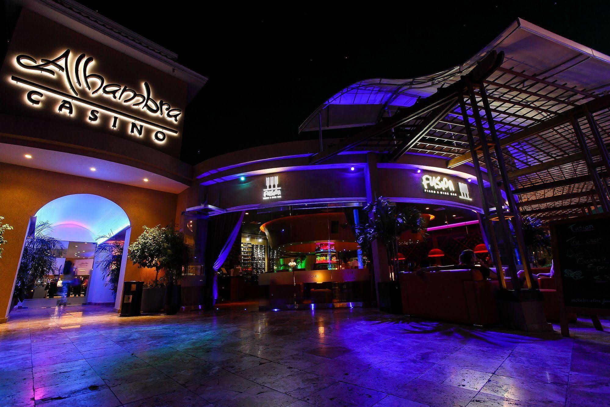 Resort - Divi Dutch Village 4*