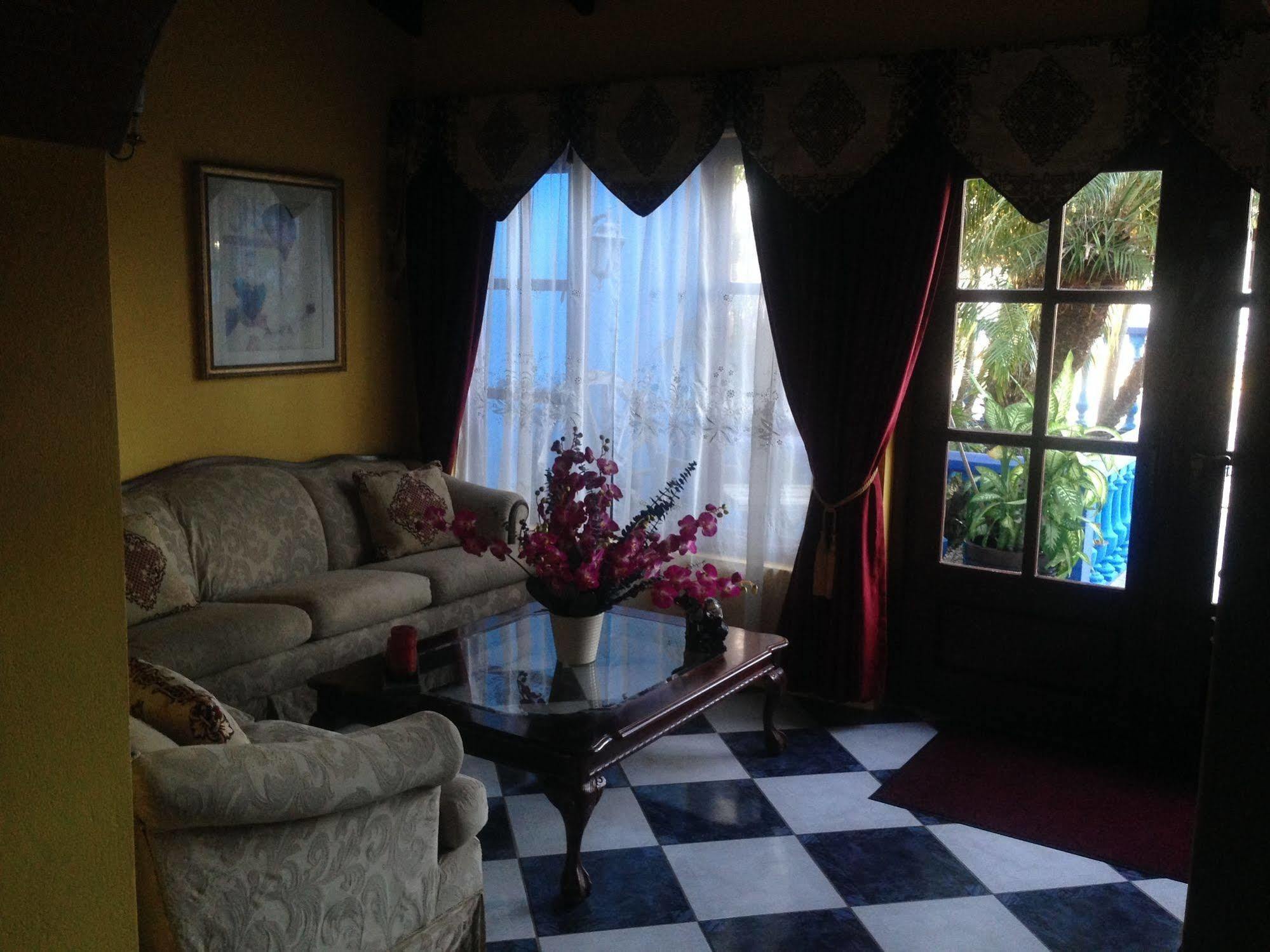 De Cuba Bed & Breakfast Bed & Breakfast 3*