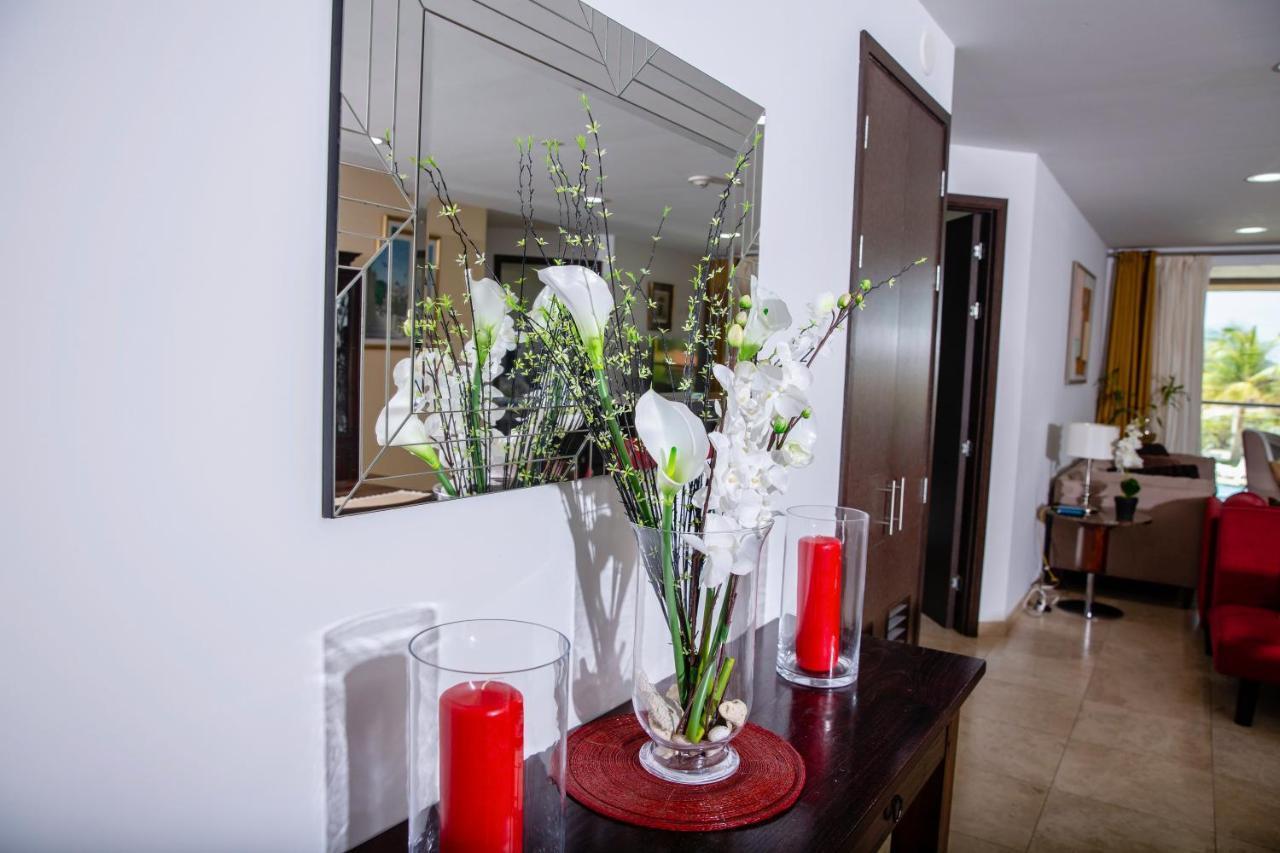 Oasis Luxury * Palm Beach