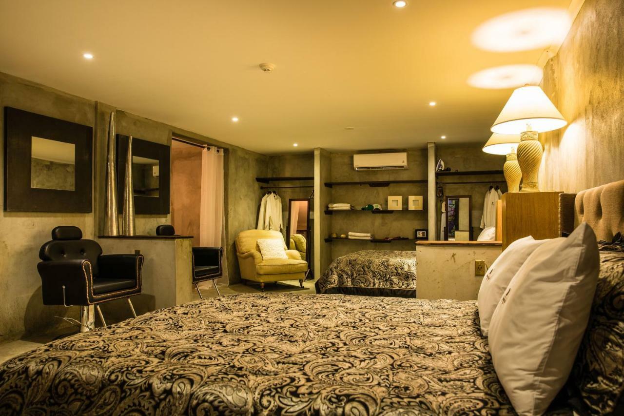 Monastery Hotel Oranjestad