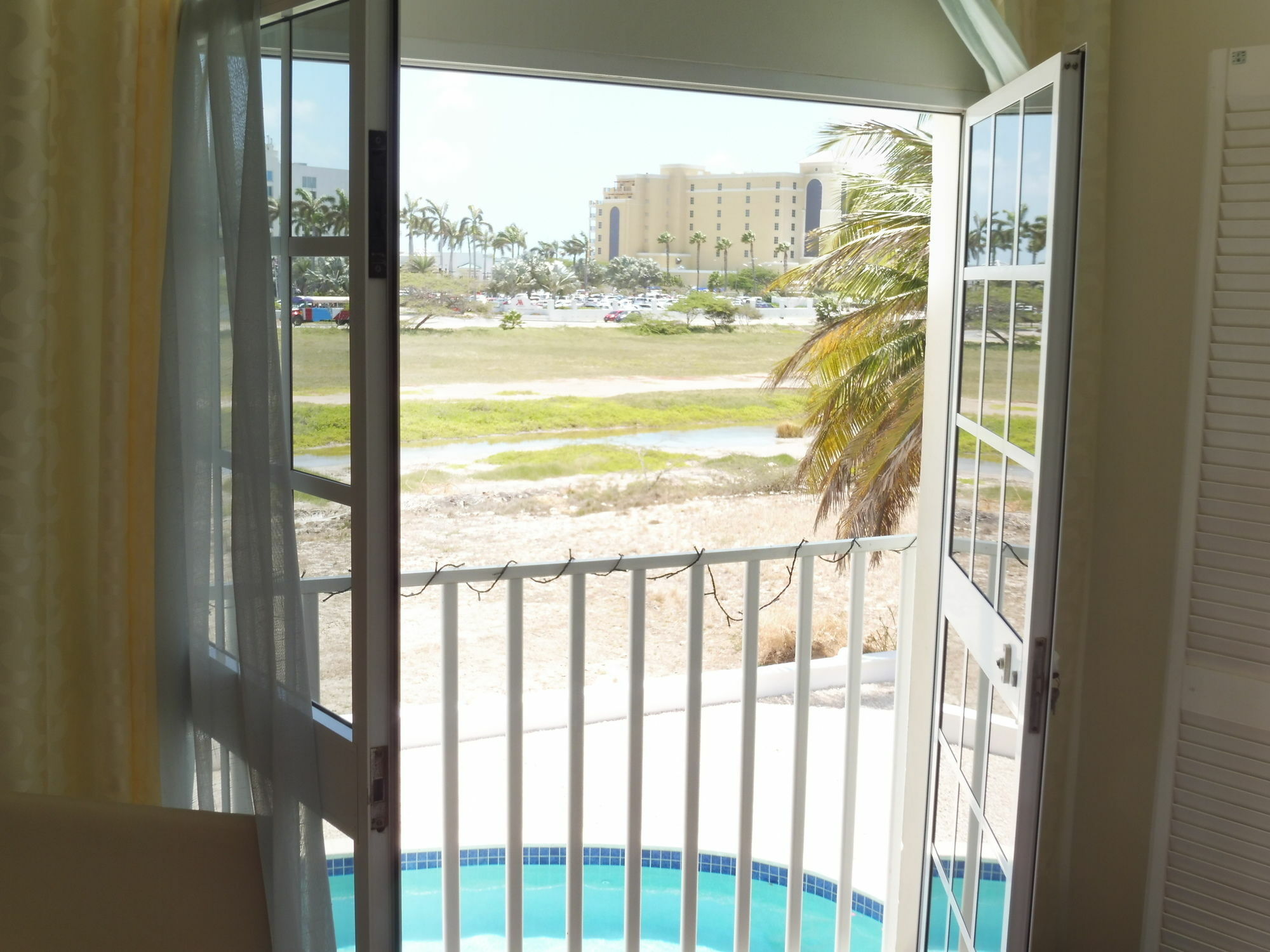 Karibu Aruba Hotel