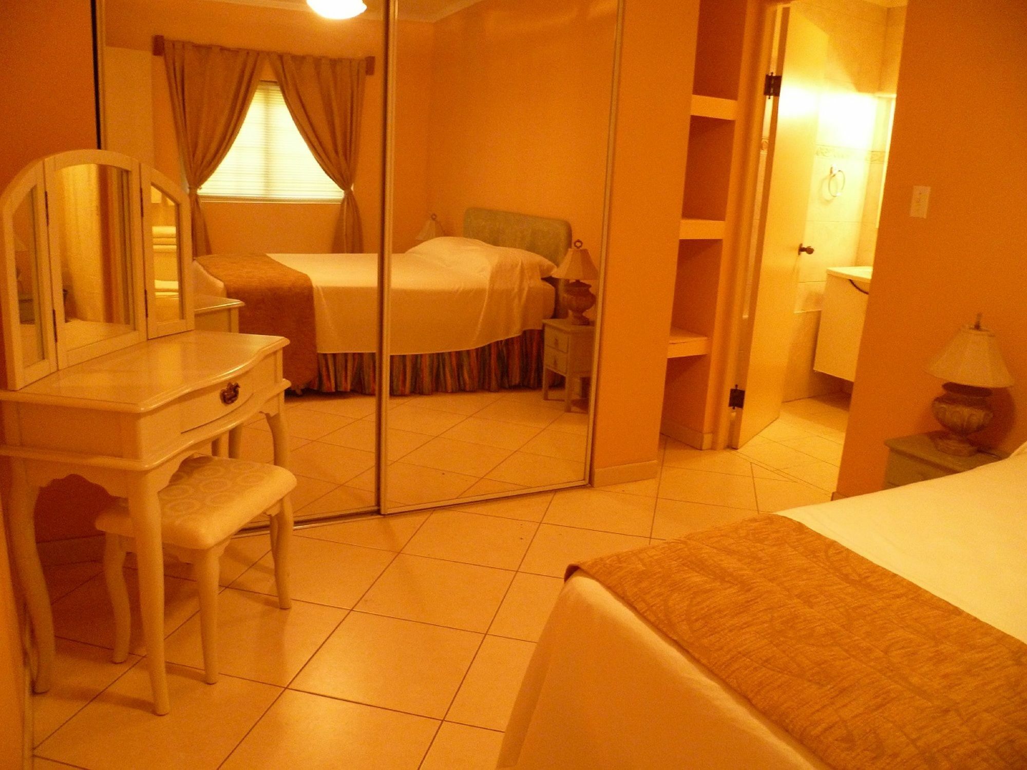 Le Chateau Ocean Aparthotel